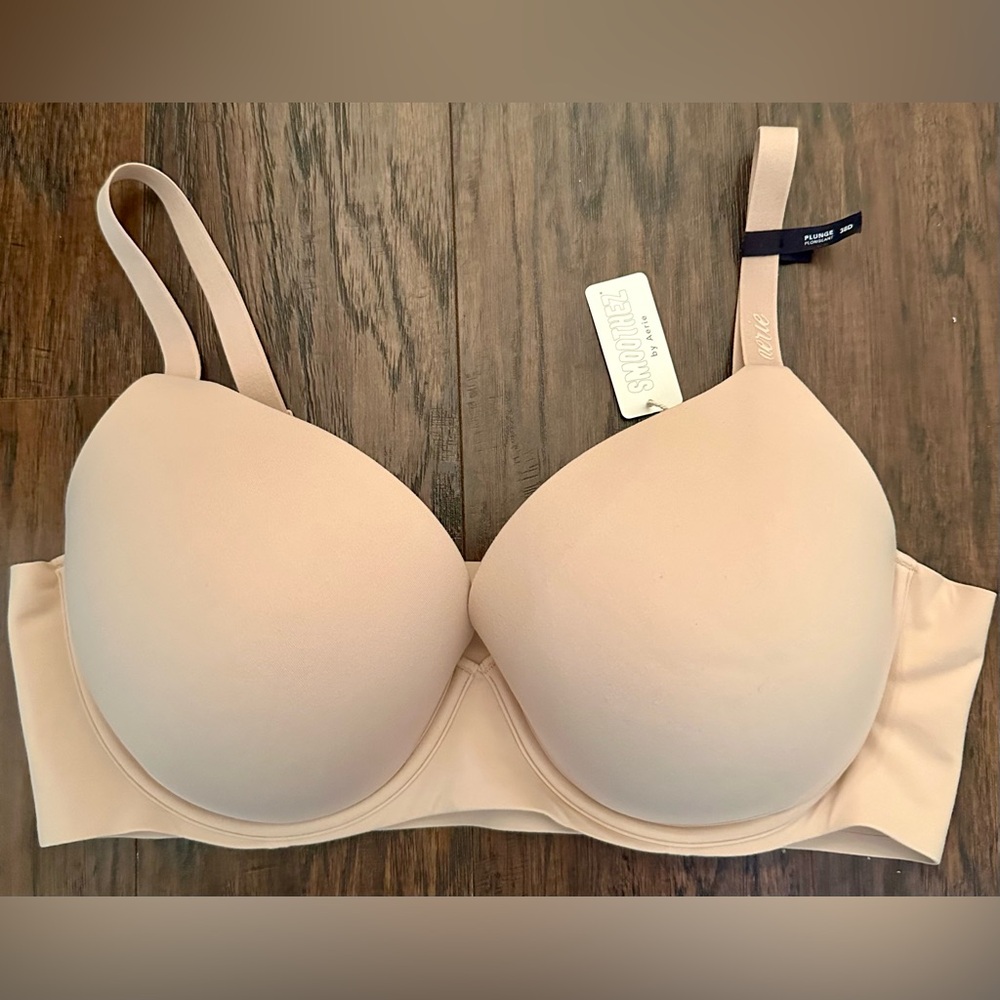 NWT Smoothez By aerie Plunge Bra Size 38D
